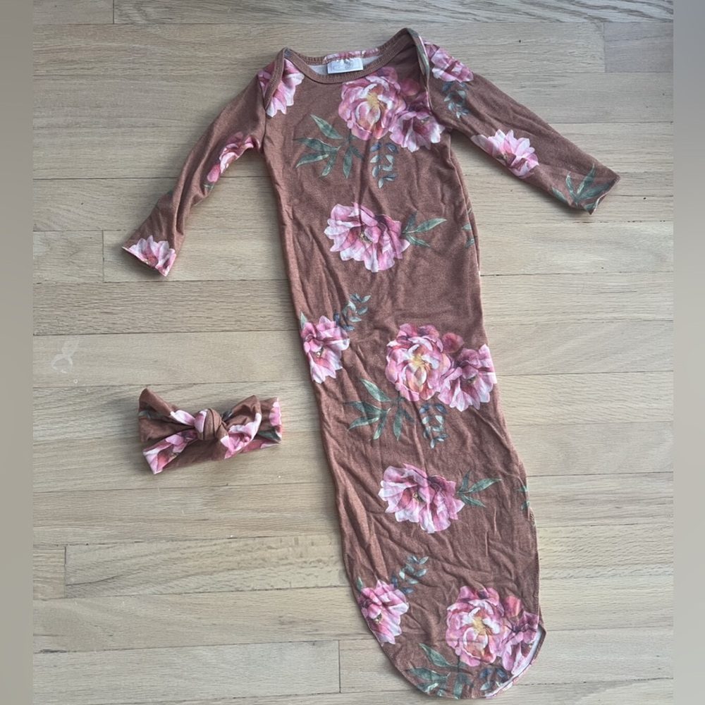 Newborn knotted gown & bow